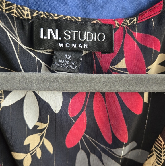 I.N. Studio Black and Red Floral Blouse NWT - Picture 2 of 7
